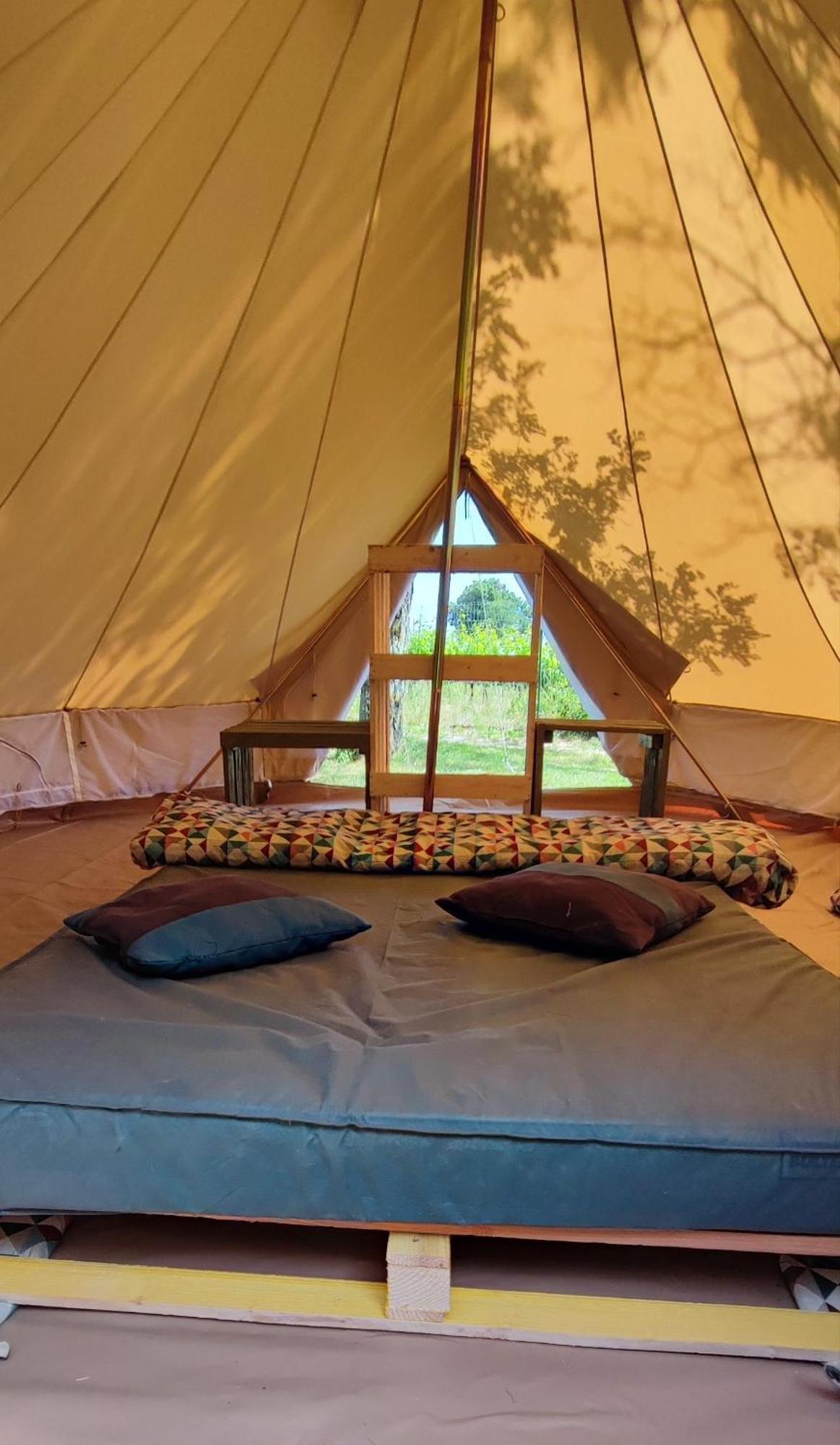 Camping Carrefour De L'Ardeche Saint-Remeze Bagian luar foto