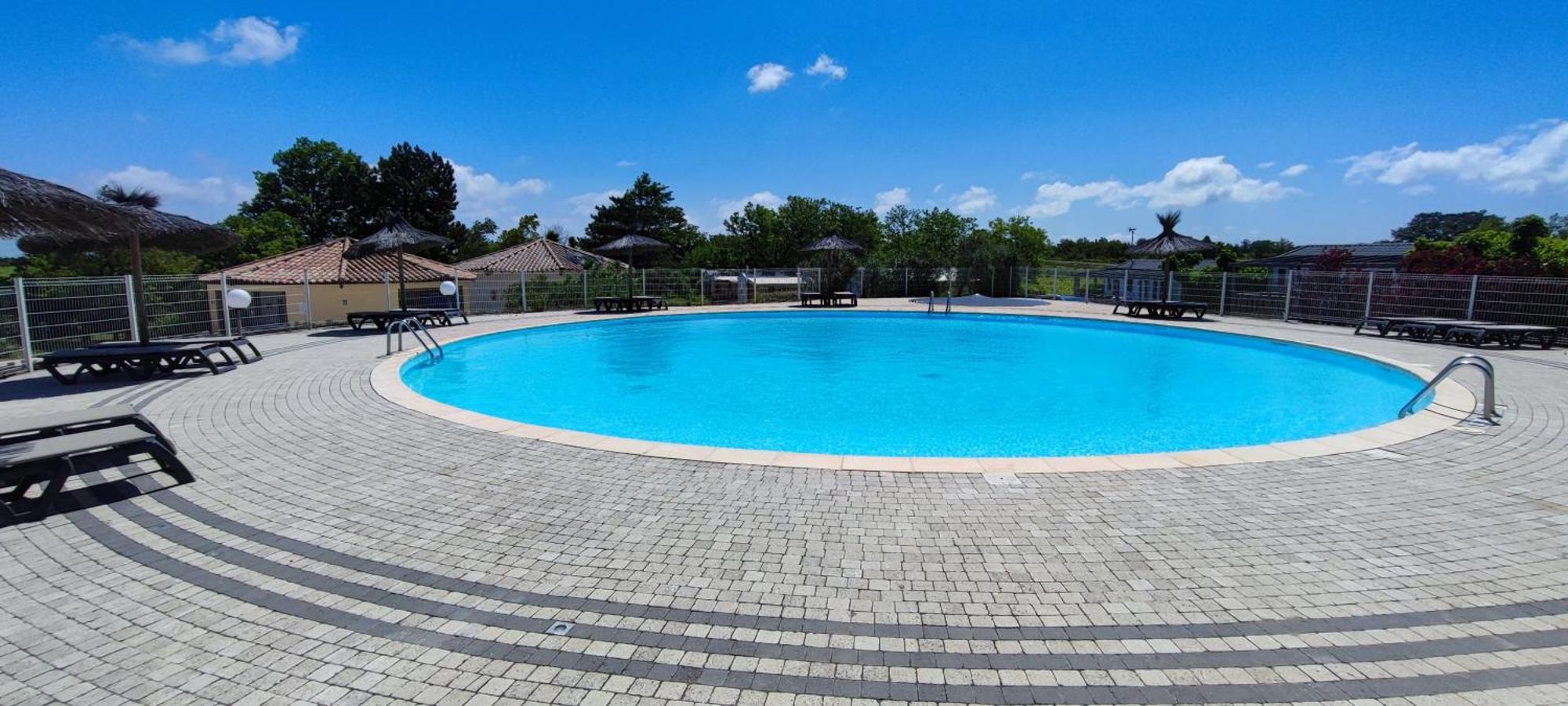 Camping Carrefour De L'Ardeche Saint-Remeze Bagian luar foto